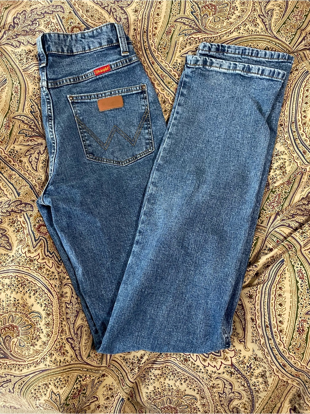 Wrangler woman’s cowgirl cut natural waist